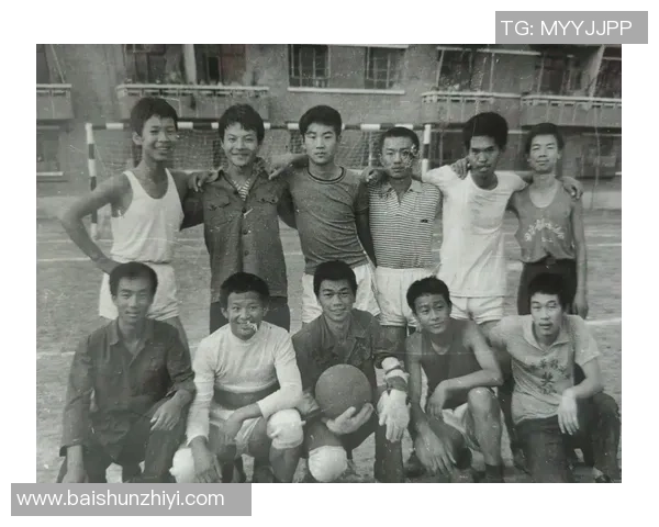 90年代足球传奇人物回顾 世界巨星与时代印记的辉煌岁月